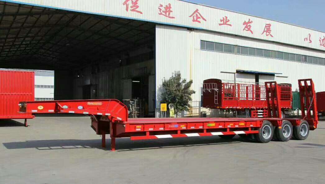 11米低平板半挂车运输挖掘机价格解析与成本构成